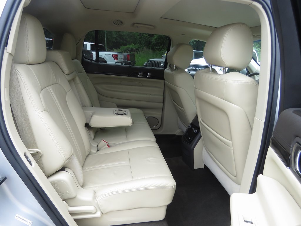 Vehicle image 12 of 29