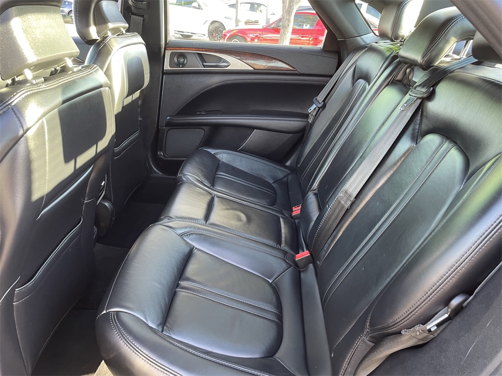 2019 Lincoln MKZ Hybrid Reserve I Image 10 of 32