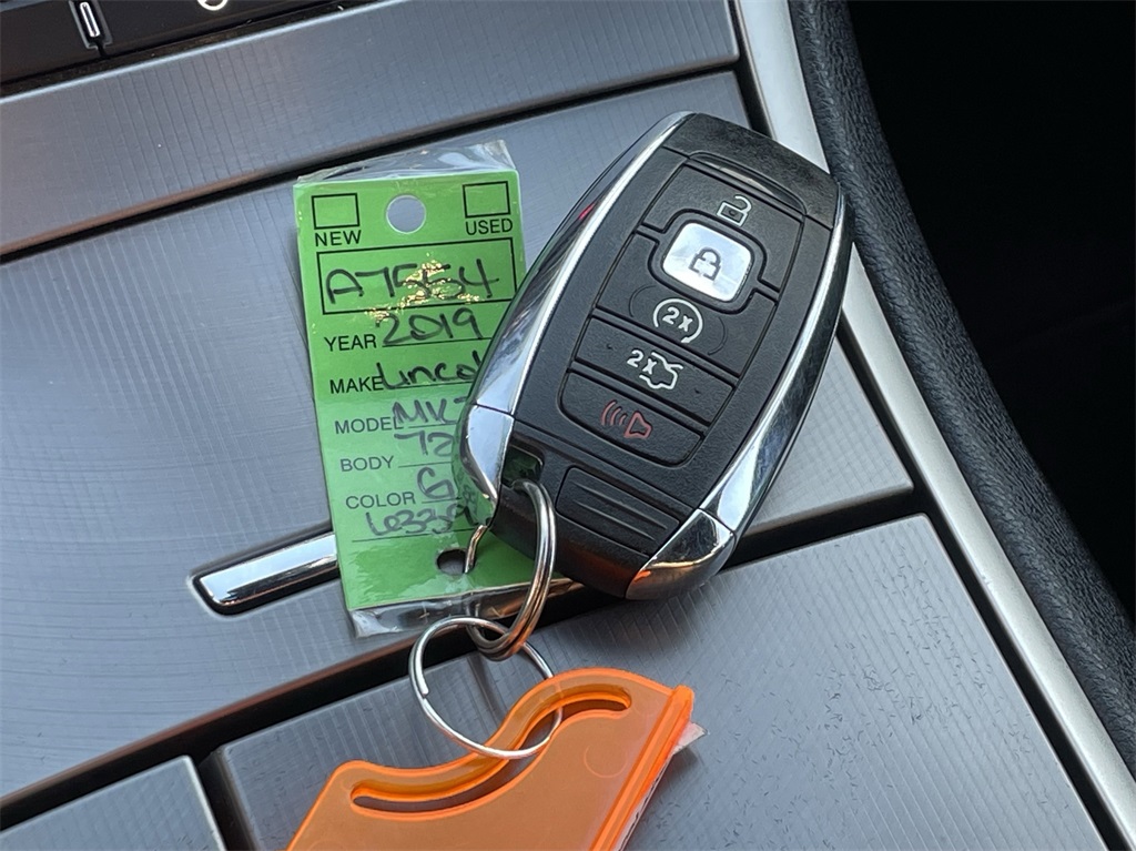 2019 Lincoln MKZ Hybrid Reserve I Image 23 of 32