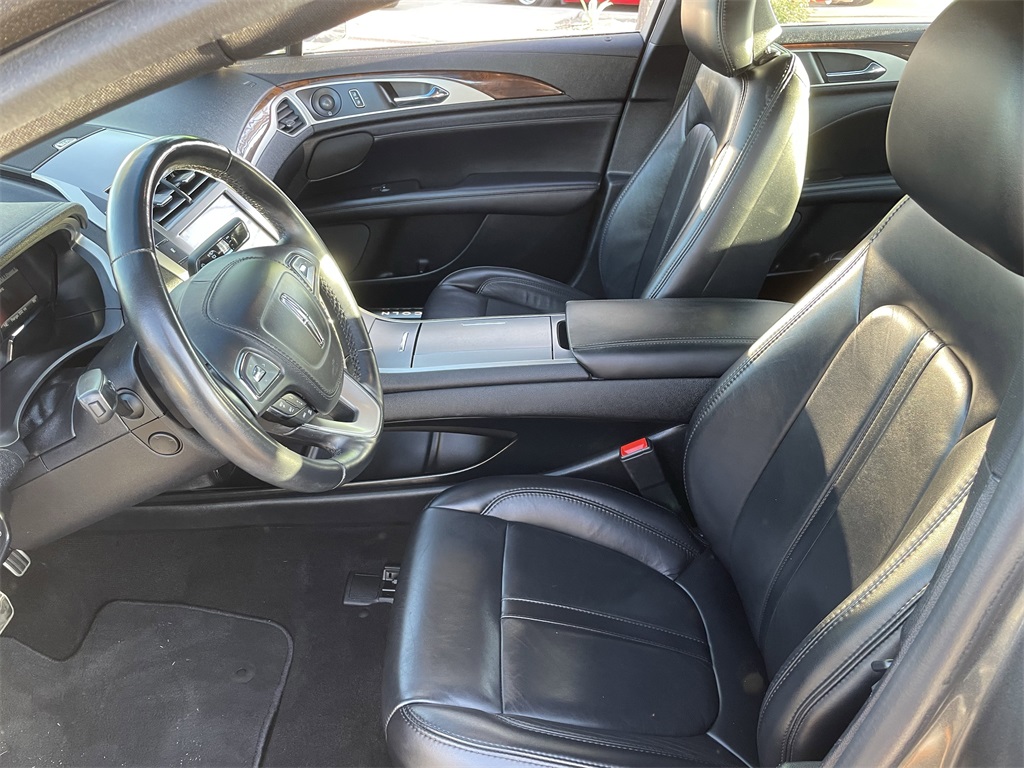 2019 Lincoln MKZ Hybrid Reserve I Image 12 of 32