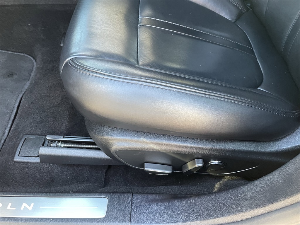 2019 Lincoln MKZ Hybrid Reserve I Image 24 of 32