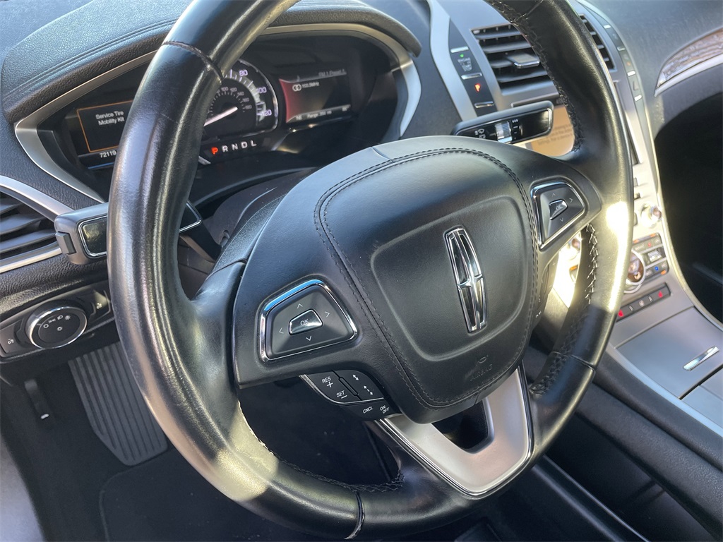 2019 Lincoln MKZ Hybrid Reserve I Image 16 of 32