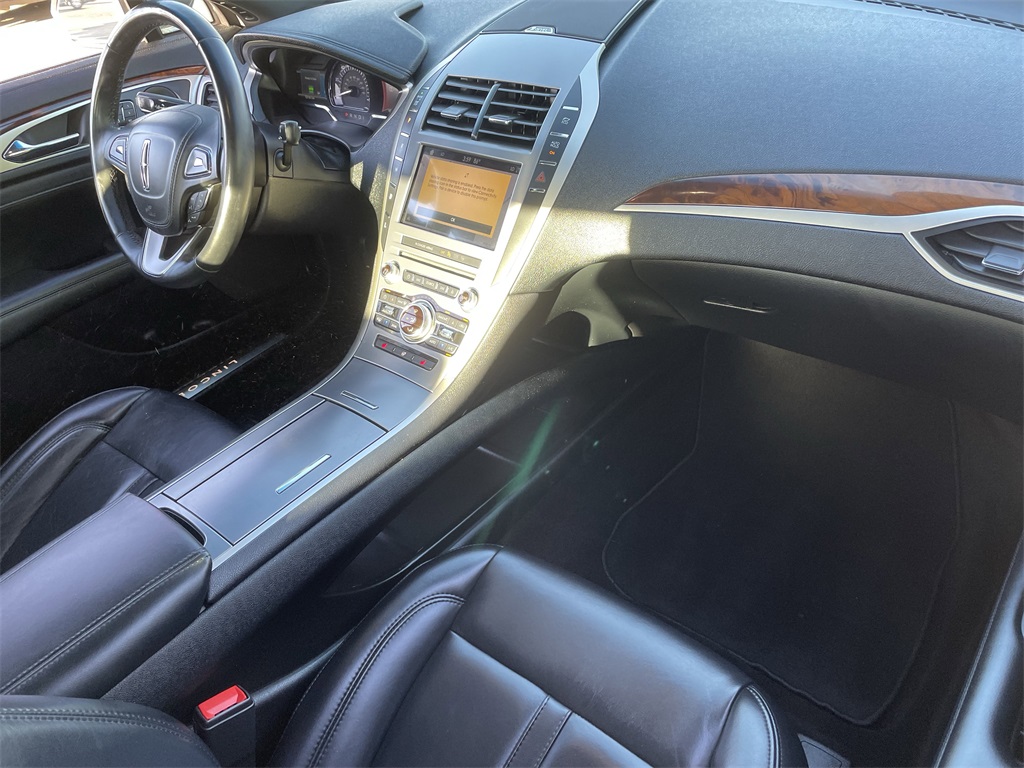 2019 Lincoln MKZ Hybrid Reserve I Image 14 of 32