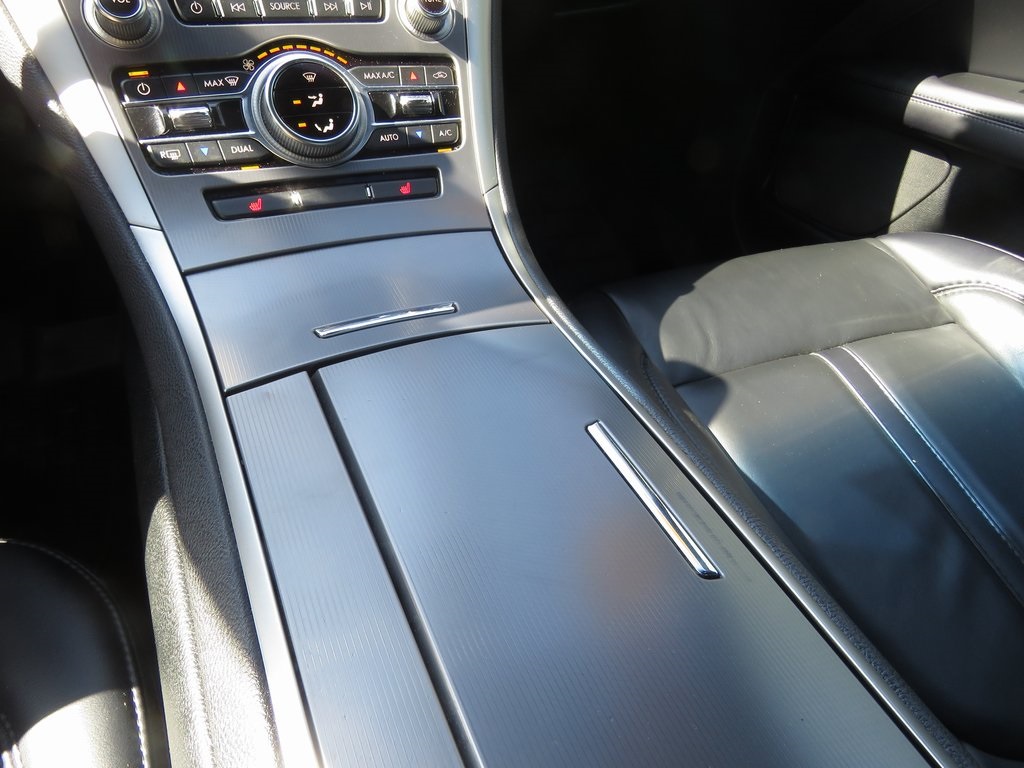 Vehicle image 26 of 28