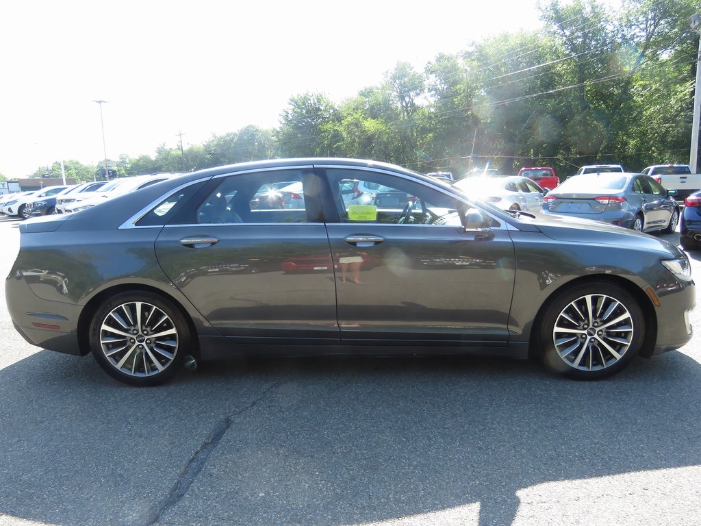 Vehicle image 4 of 28