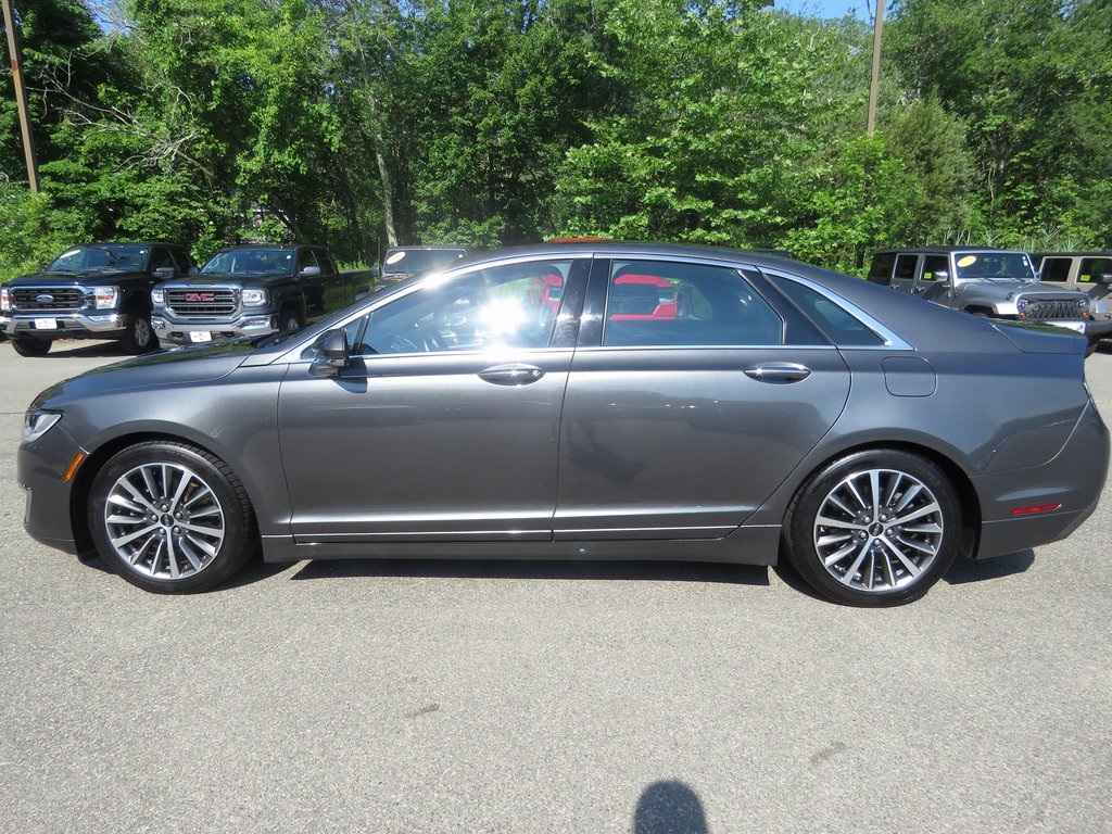 Vehicle image 8 of 28