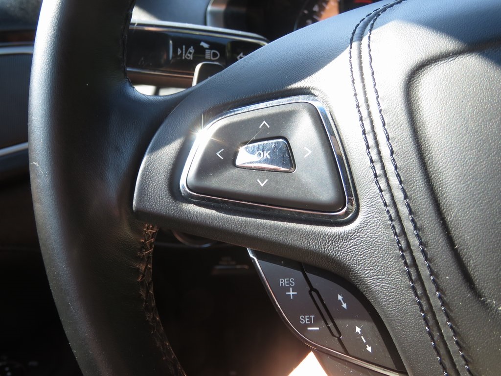 Vehicle image 24 of 28