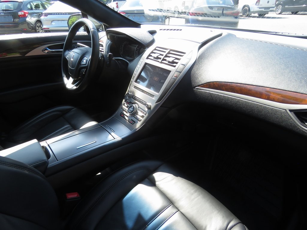Vehicle image 16 of 28
