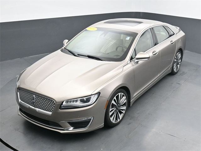 2019 Lincoln MKZ Reserve II Image 2 of 40