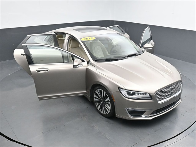 2019 Lincoln MKZ Reserve II Image 10 of 40