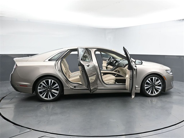 2019 Lincoln MKZ Reserve II Image 14 of 40