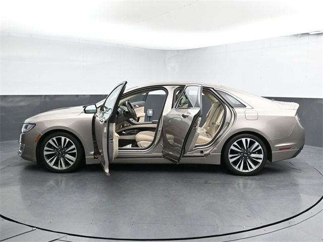 2019 Lincoln MKZ Reserve II Image 27 of 40