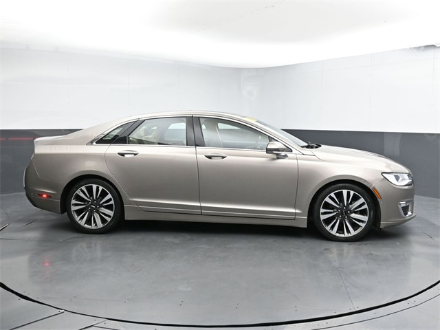 2019 Lincoln MKZ Reserve II Image 11 of 40