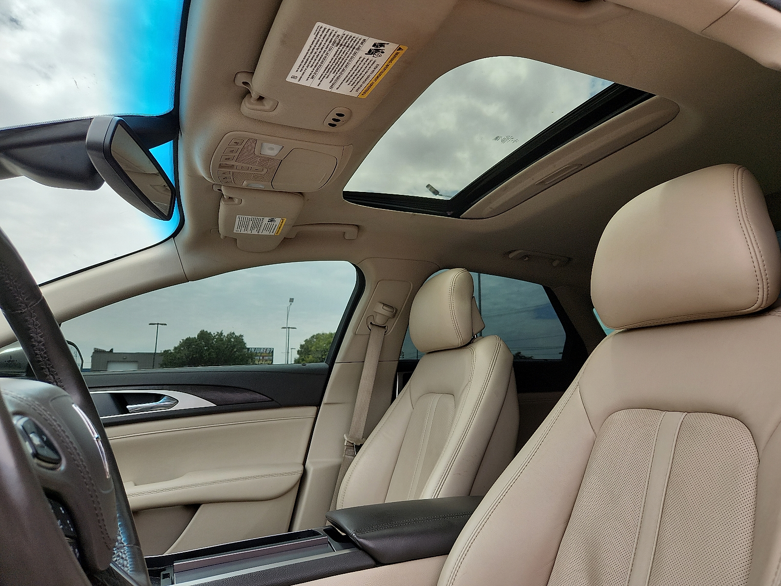 Vehicle image 11 of 16