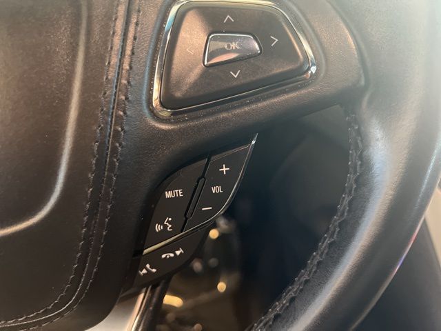 Vehicle image 22 of 34