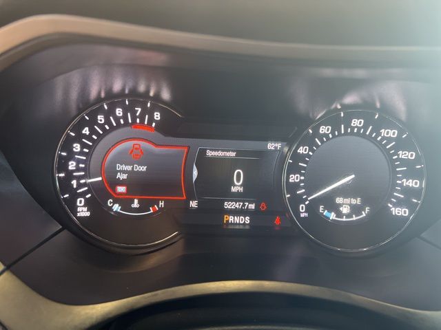Vehicle image 23 of 34