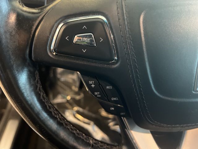 Vehicle image 21 of 34