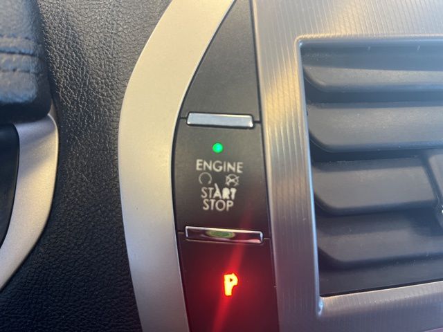Vehicle image 27 of 34
