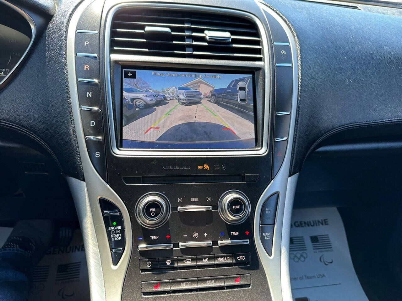 Vehicle image 15 of 17