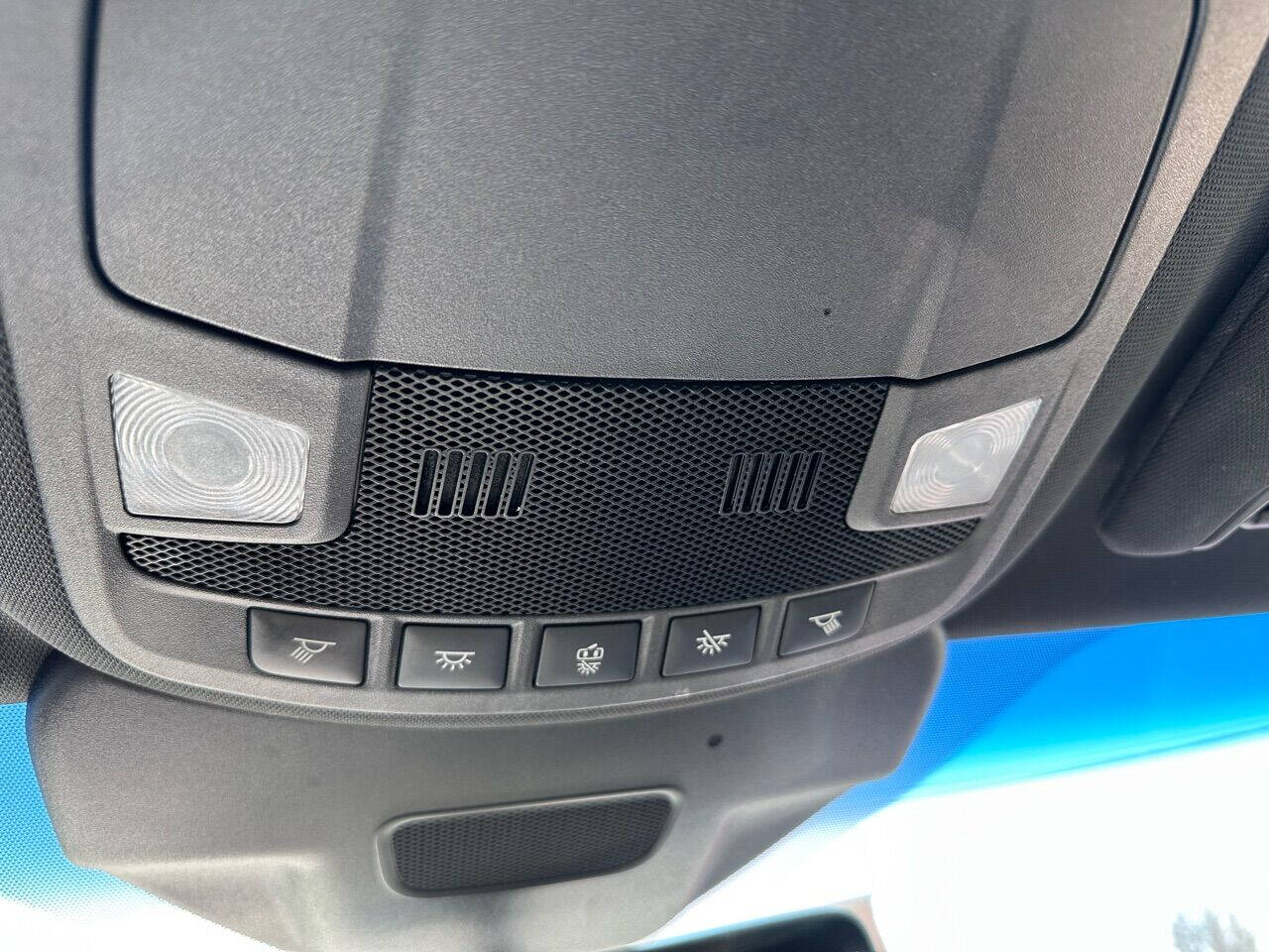 Vehicle image 17 of 17