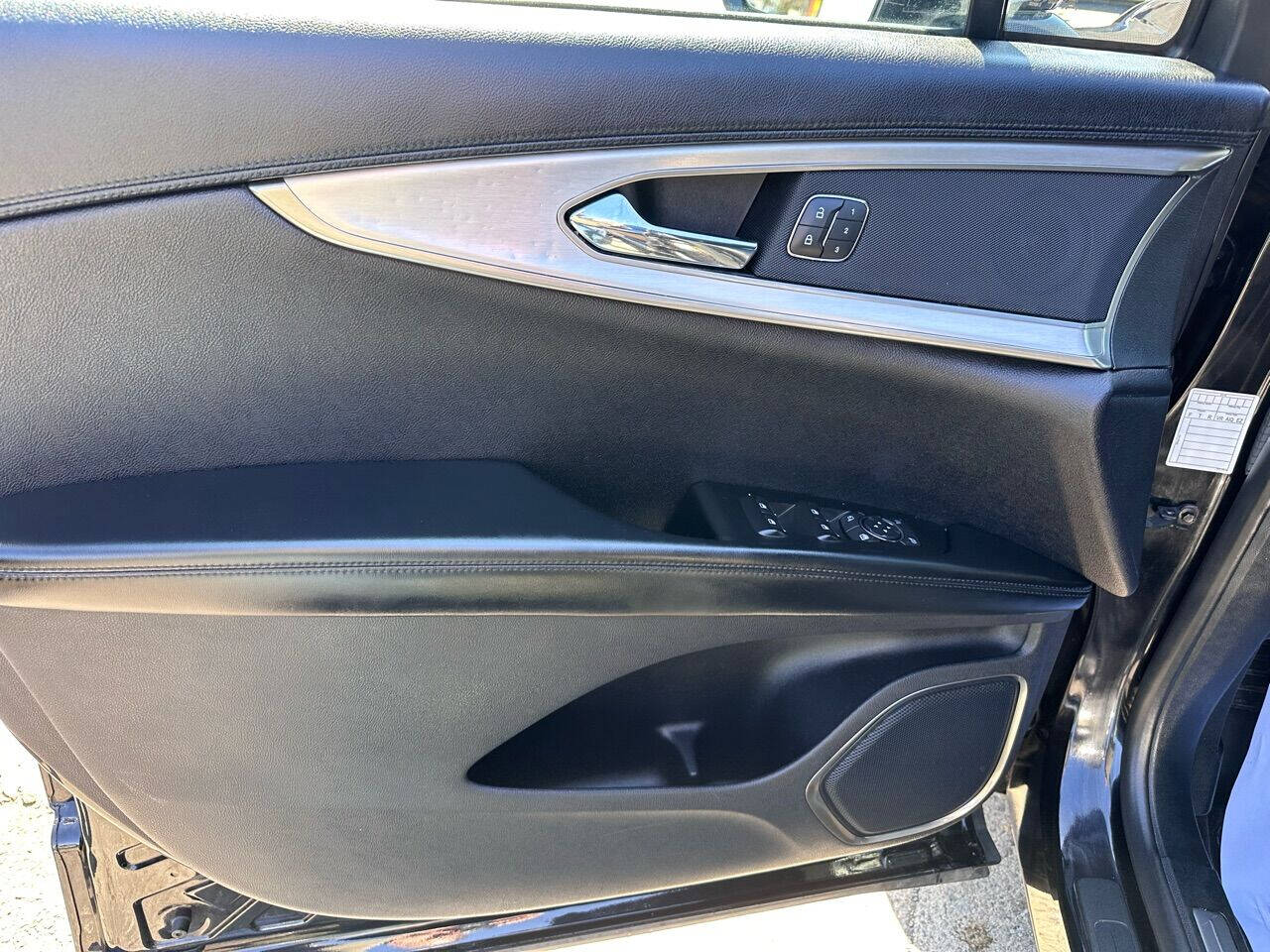 Vehicle image 9 of 17