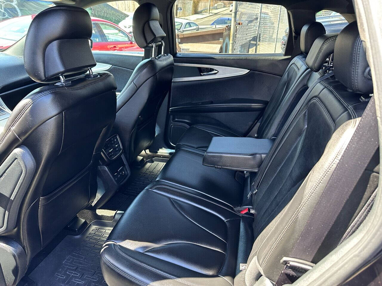 Vehicle image 12 of 17