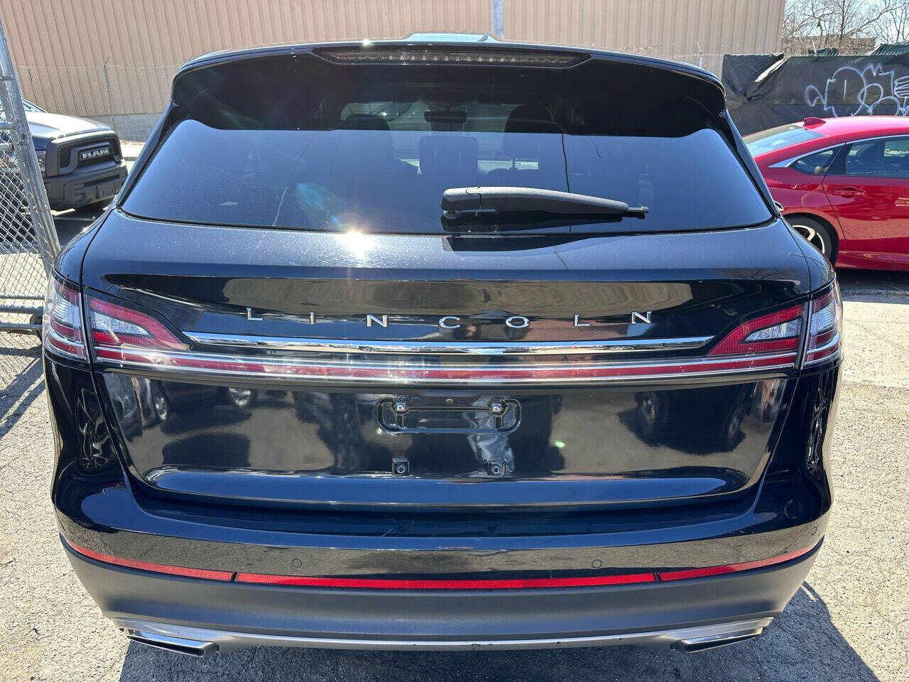 Vehicle image 7 of 17