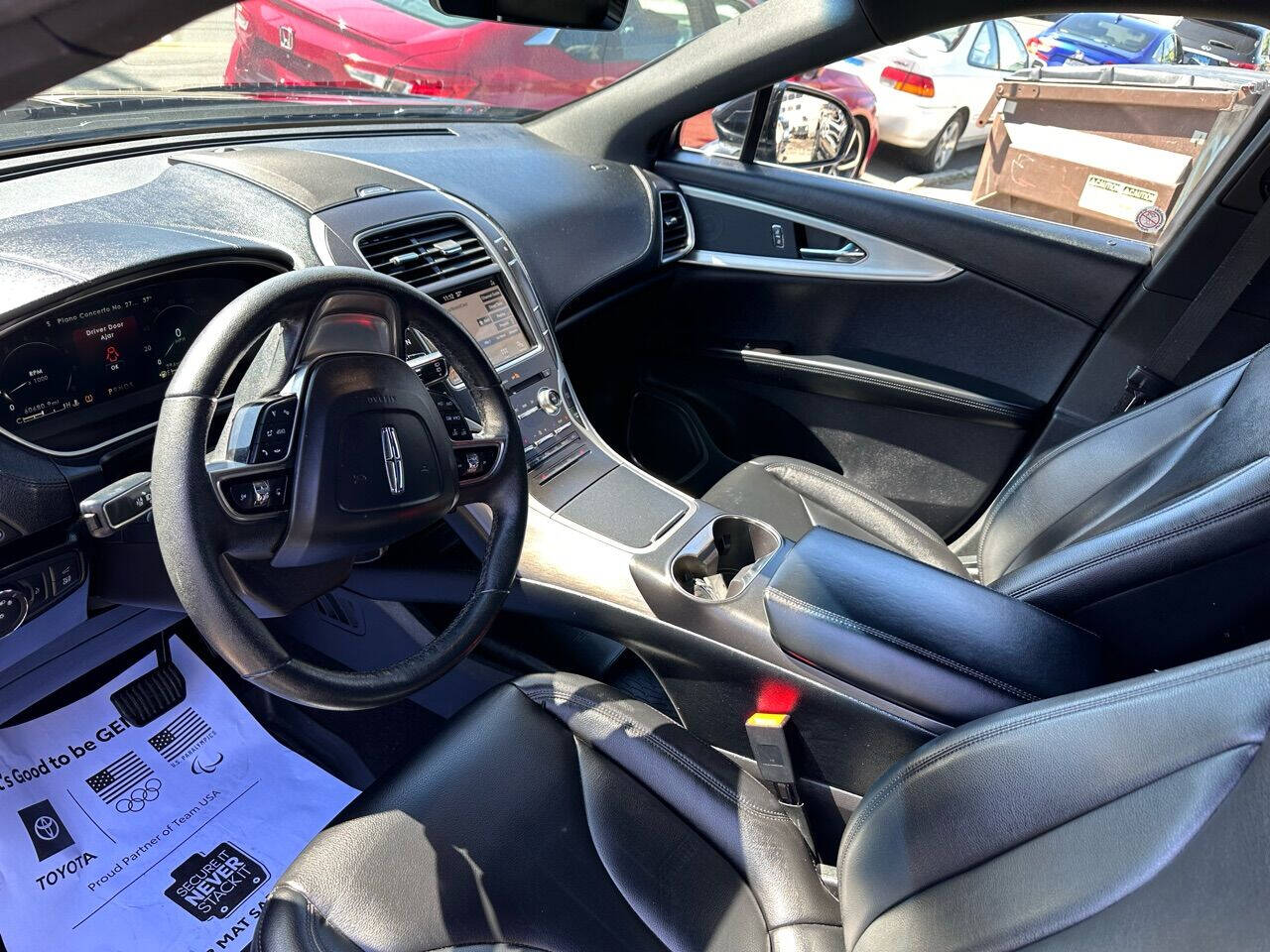 Vehicle image 10 of 17