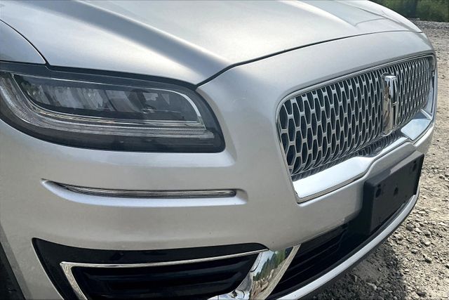 Vehicle image 31 of 32