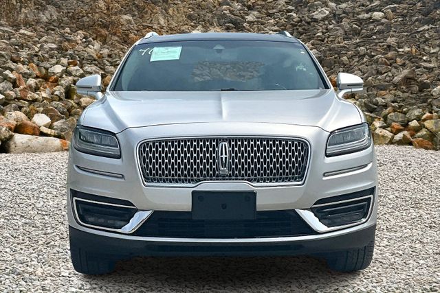 Vehicle image 2 of 32