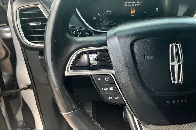 Vehicle image 15 of 32