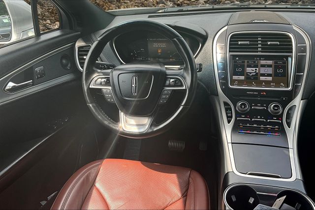 Vehicle image 13 of 32