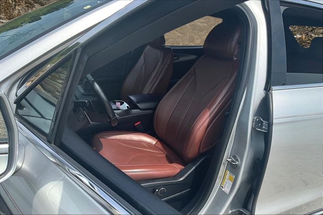 Vehicle image 11 of 32