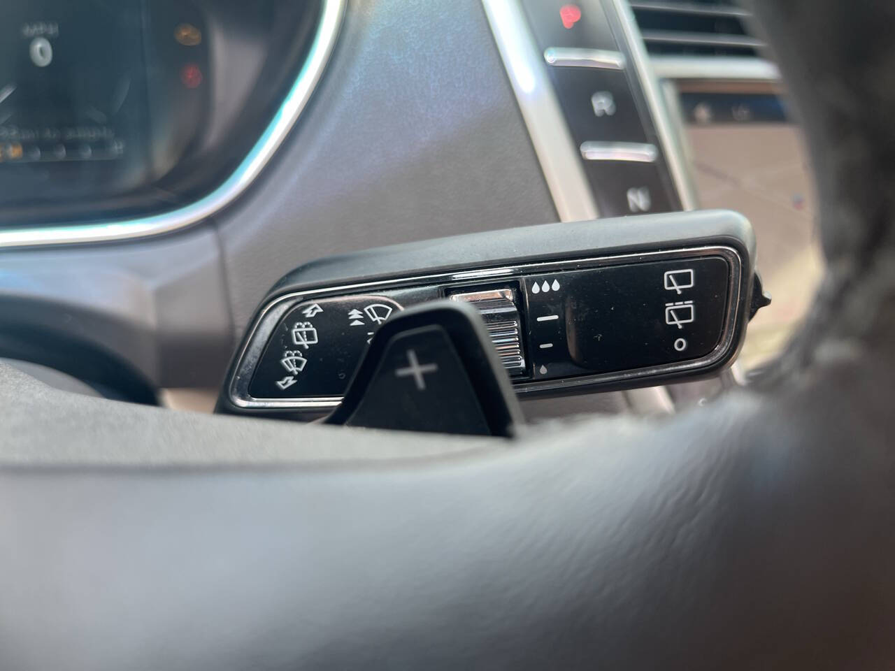 Vehicle image 12 of 24