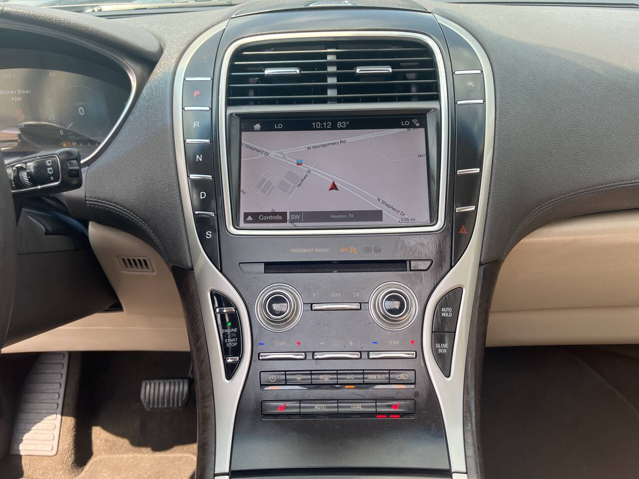 Vehicle image 13 of 24