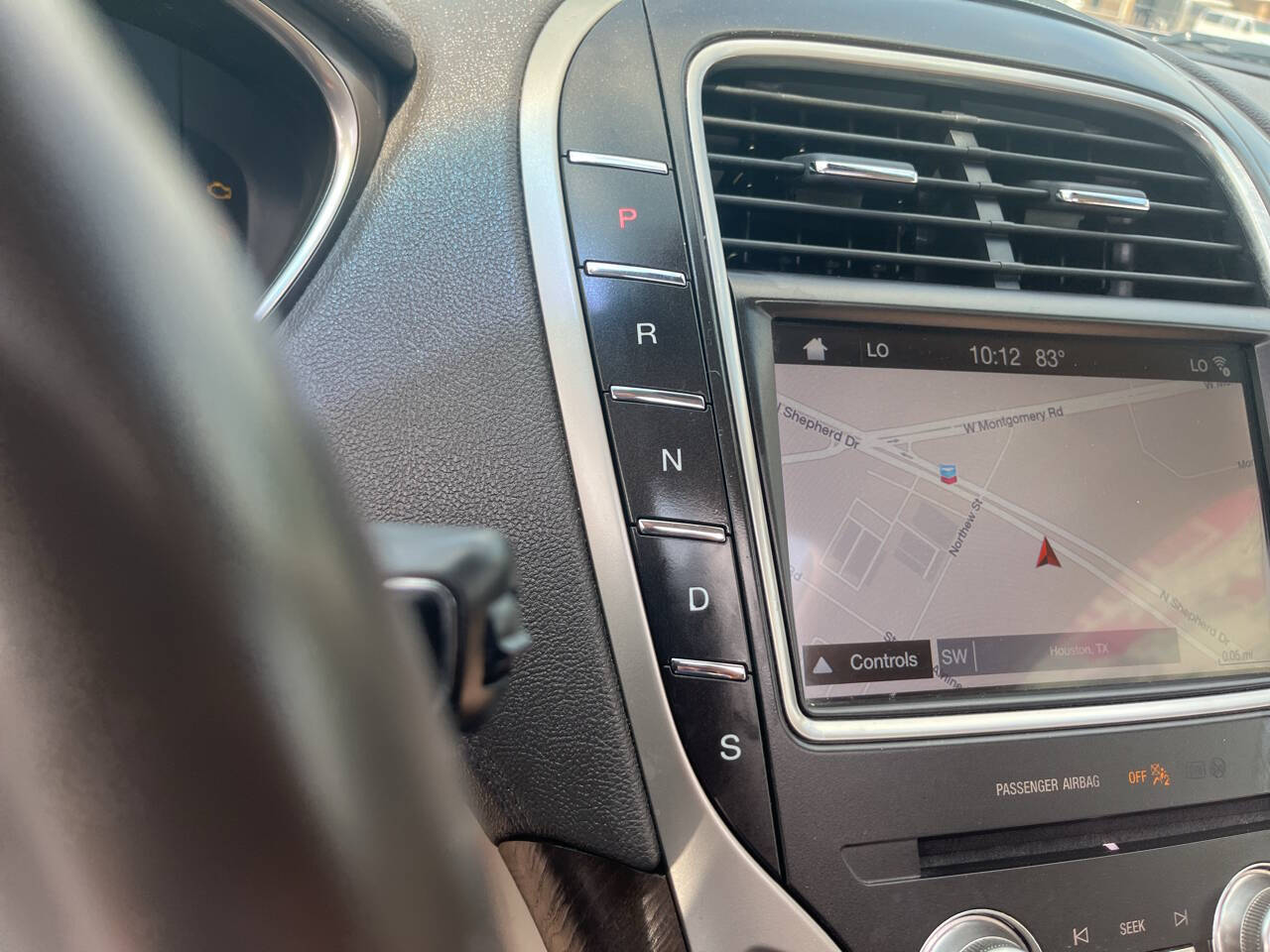 Vehicle image 14 of 24