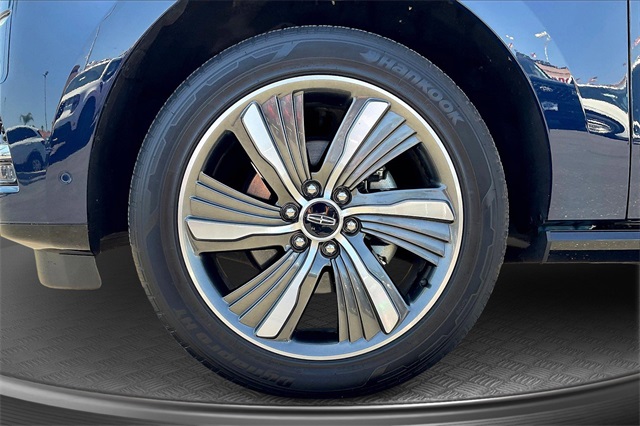 Vehicle image 9 of 35