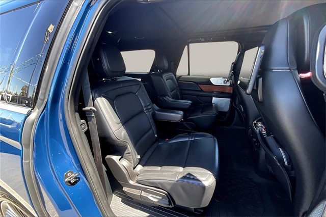 Vehicle image 10 of 35
