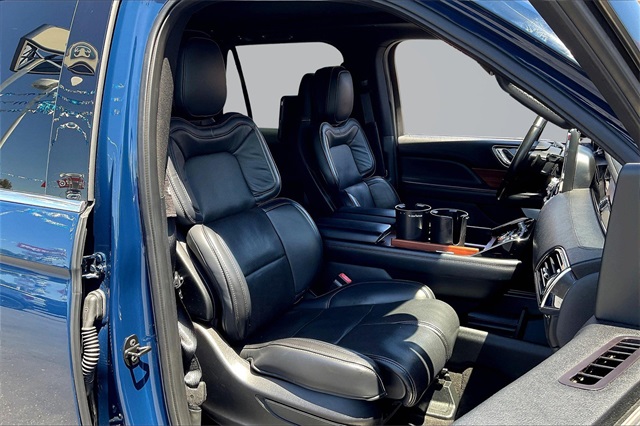 Vehicle image 11 of 35
