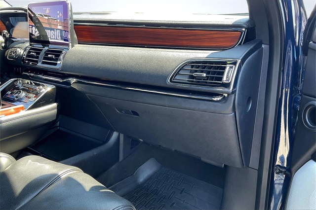 Vehicle image 31 of 35