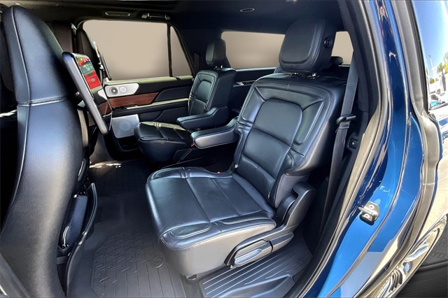 Vehicle image 13 of 35