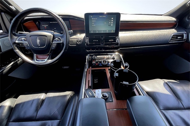 Vehicle image 17 of 35