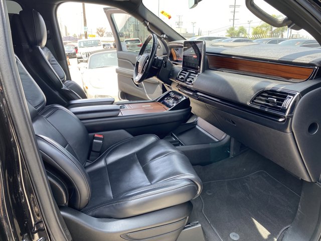 Vehicle image 23 of 28