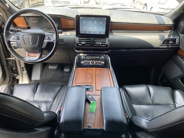 Vehicle image 21 of 28