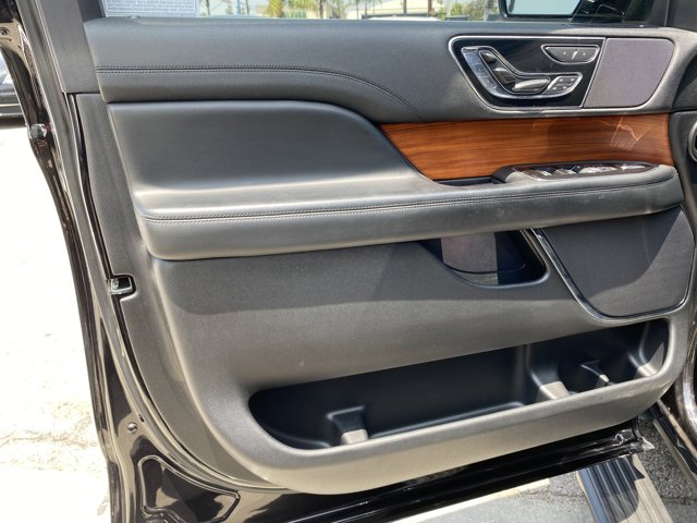 Vehicle image 13 of 28