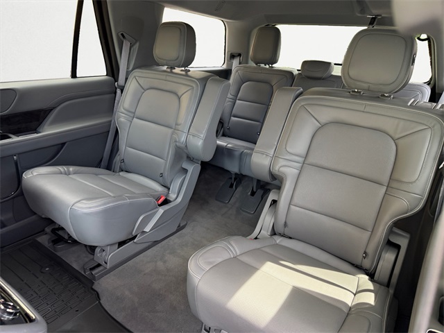 Vehicle image 12 of 27