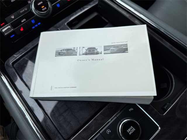 Vehicle image 22 of 27