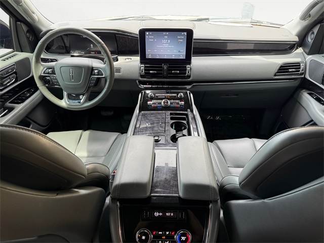 Vehicle image 14 of 27