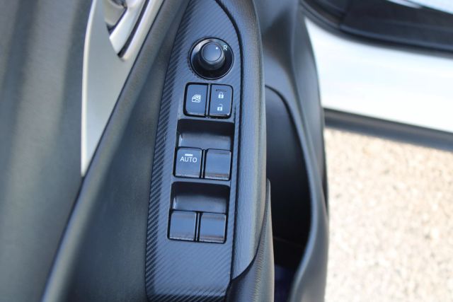 Vehicle image 9 of 32