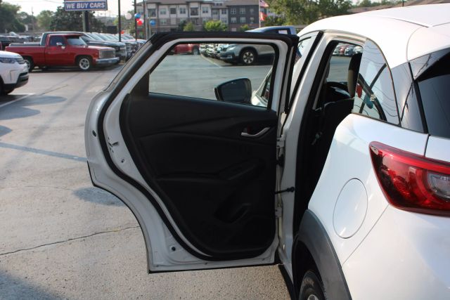 Vehicle image 19 of 32